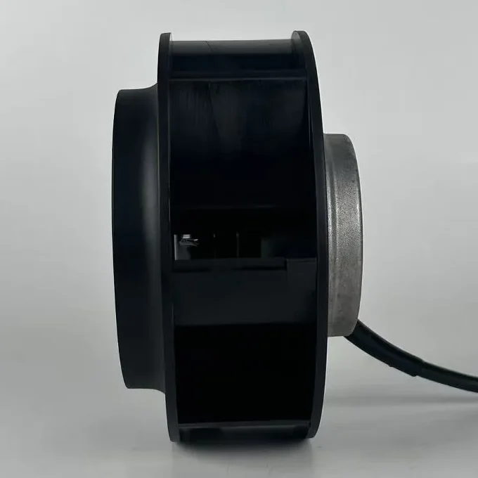 133FLW centrifugal fan side view
